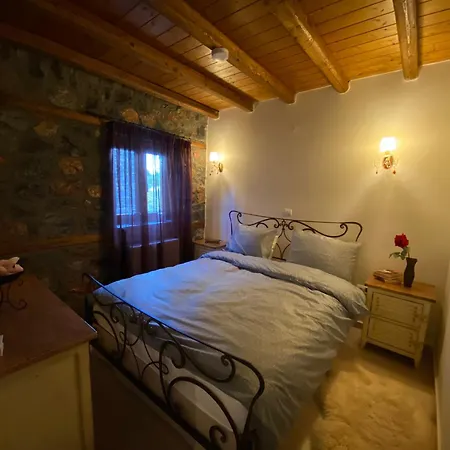 Aelios Petra * Agios Athanasios (Pella)